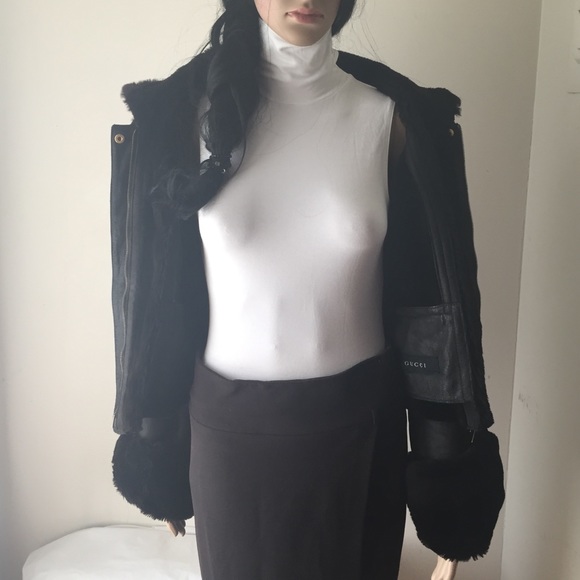Gucci Cropped Shearling Jacket - Picture 9 of 16